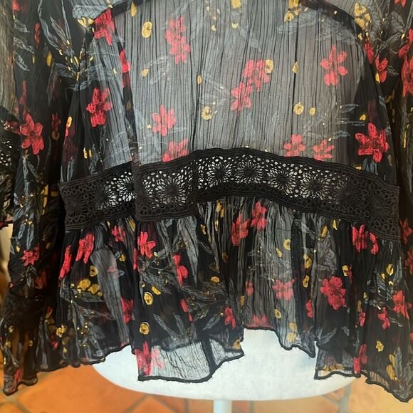 Free People Black Bright Lights Boho Whimsical Floral Blouse, size XS - Picture 3 of 9